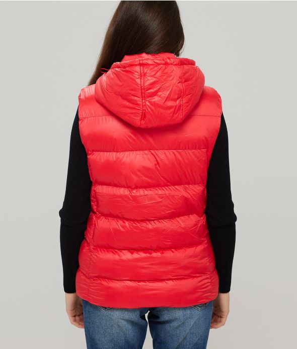 KARRI NŐI MELLÉNY, PIROS