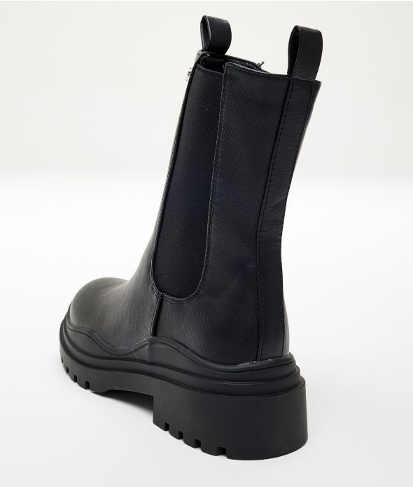 LAUREL CSIZMA, FEKETE