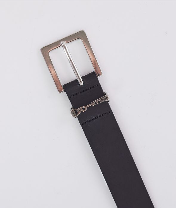 GWEN NŐI ÖV, FEKETE