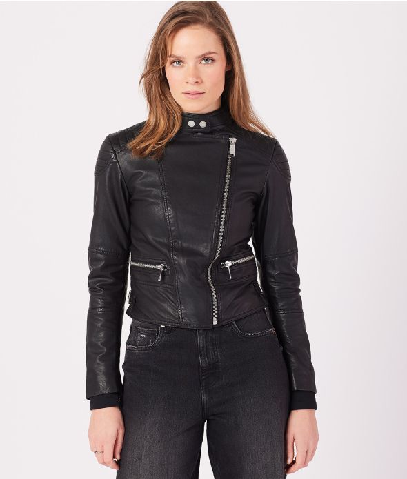 NIKKI NŐI KABÁT, FEKETE