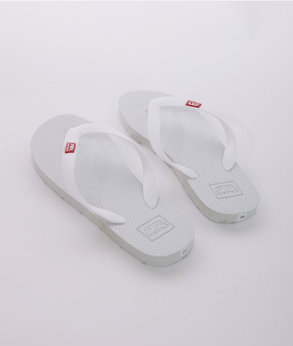 LORENZA NŐI LÁBUJJKÖZÖS PAPUCS, FEHÉR