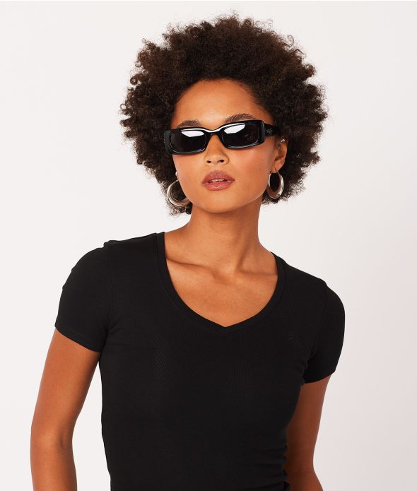 KYRA V T-SHIRT, BLACK