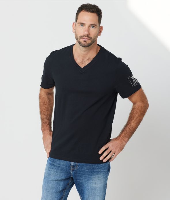 IGORA V-NECK T-SHIRT, BLACK