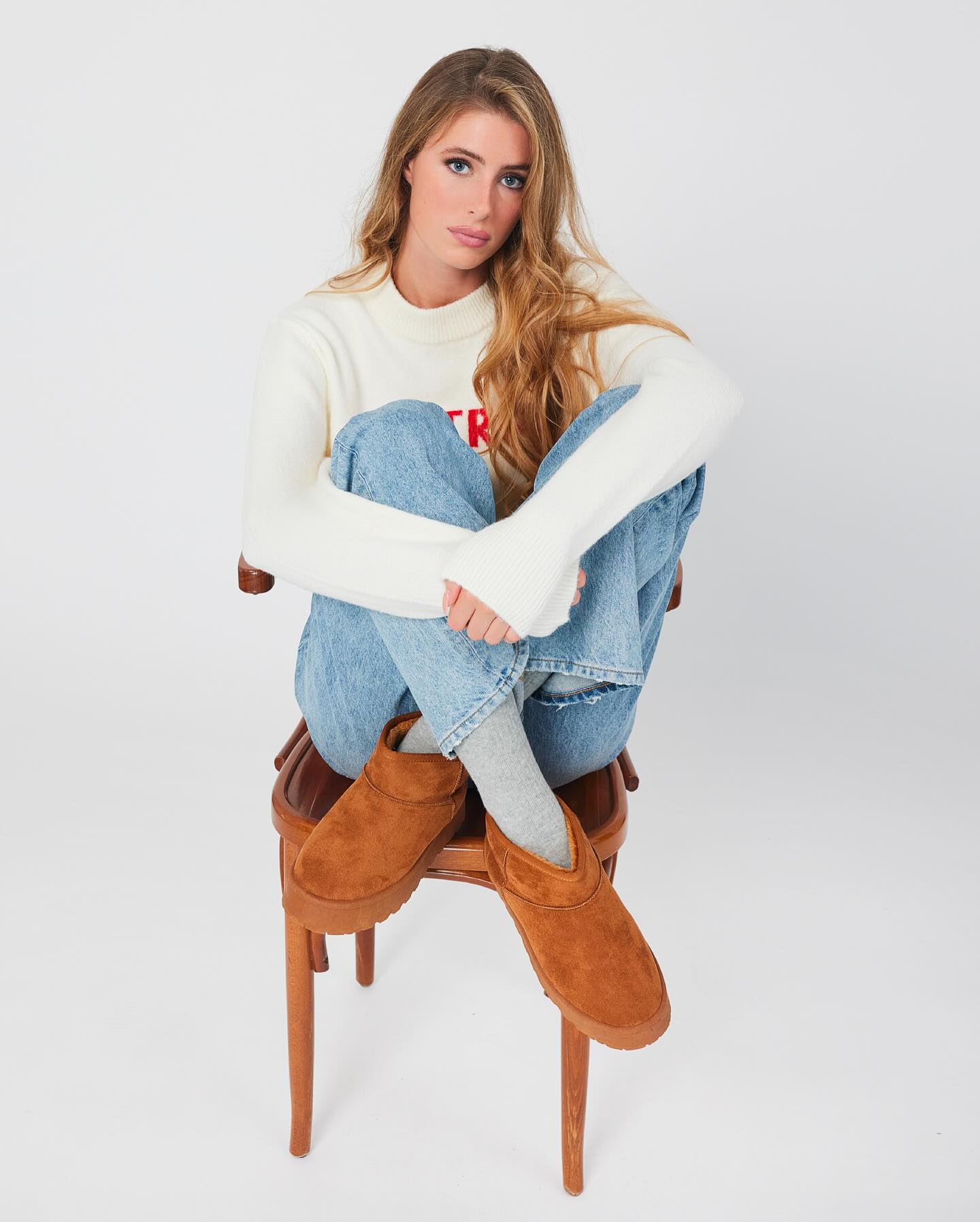 A hideg napokra született: puha, meleg és mindenhez passzol! MOST -20% KEDVEZMÉNNYEL A GLAMOUR NAPOK ALATT! 🛍️   Meleg belső, prémes részletek, városi stílus – ez a Kissa boots by Retro Jeans. 🤎 #retrojeans #kissaboots #bootseason #glamournapok